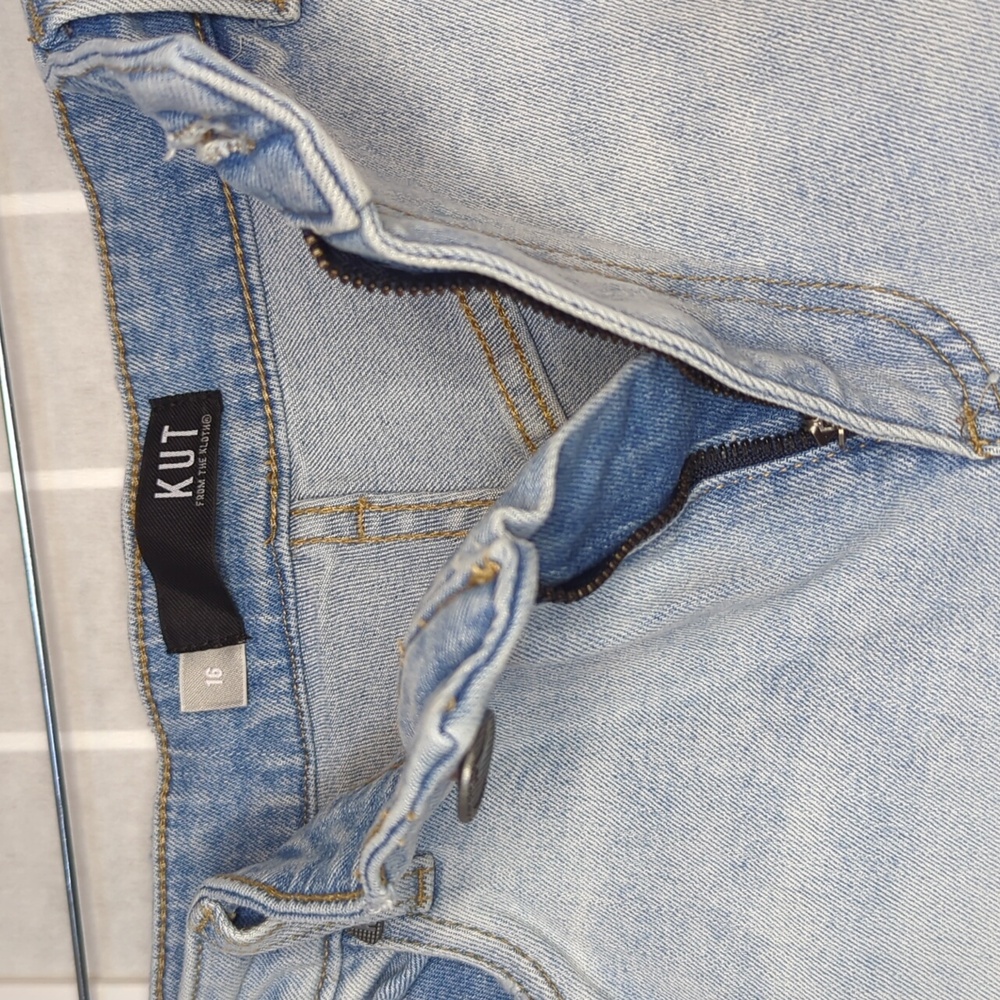 KUT From The Kloth Jane High Rise Women's Distressed Light Blue Denim Shorts - Picture 5 of 10